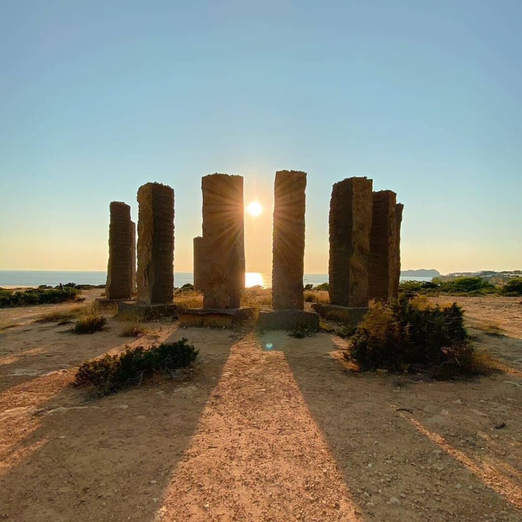 monumento_ibiza_sol.jpg
